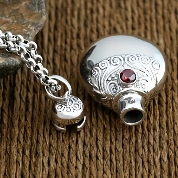 Silvertone Bottle Pendant Neclace . Unisex. - Picture 5 of 9